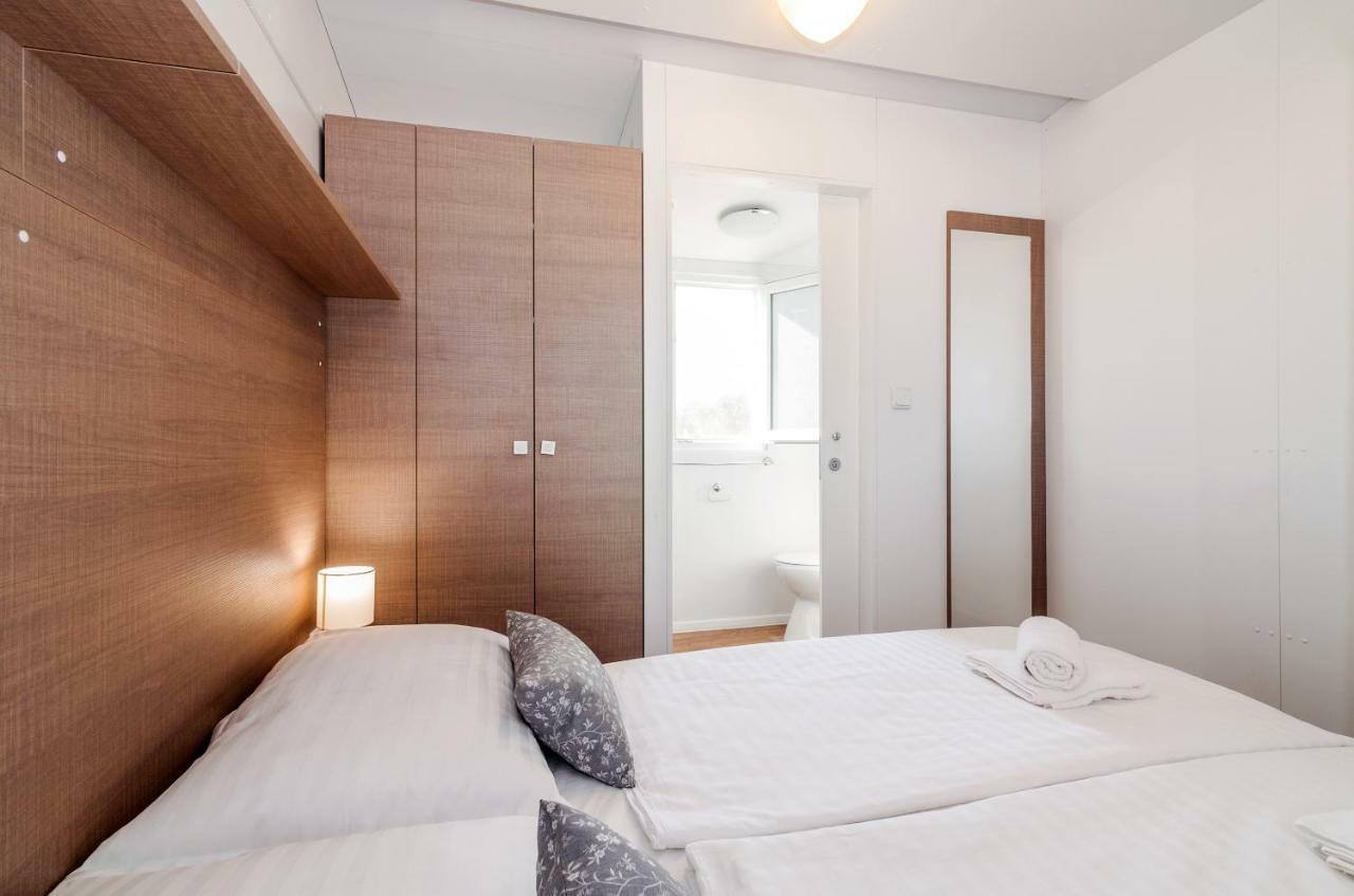 Camp San Antonio Hotel Биоград на Мору Екстериор снимка